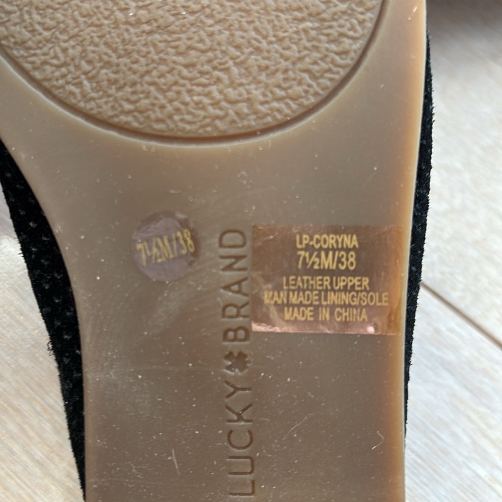 Lucky brand, black leather slip on flats - Picture 8 of 8